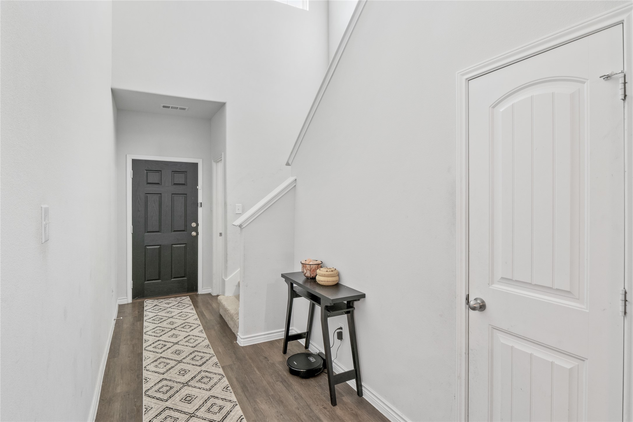 1425 Tall Pine Way, Fort Worth, TX, 76112 | 21074419 | Realty Texas LLC