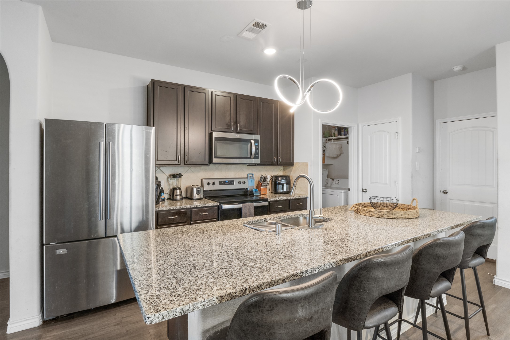 1425 Tall Pine Way, Fort Worth, TX, 76112 | 21074419 | Realty Texas LLC