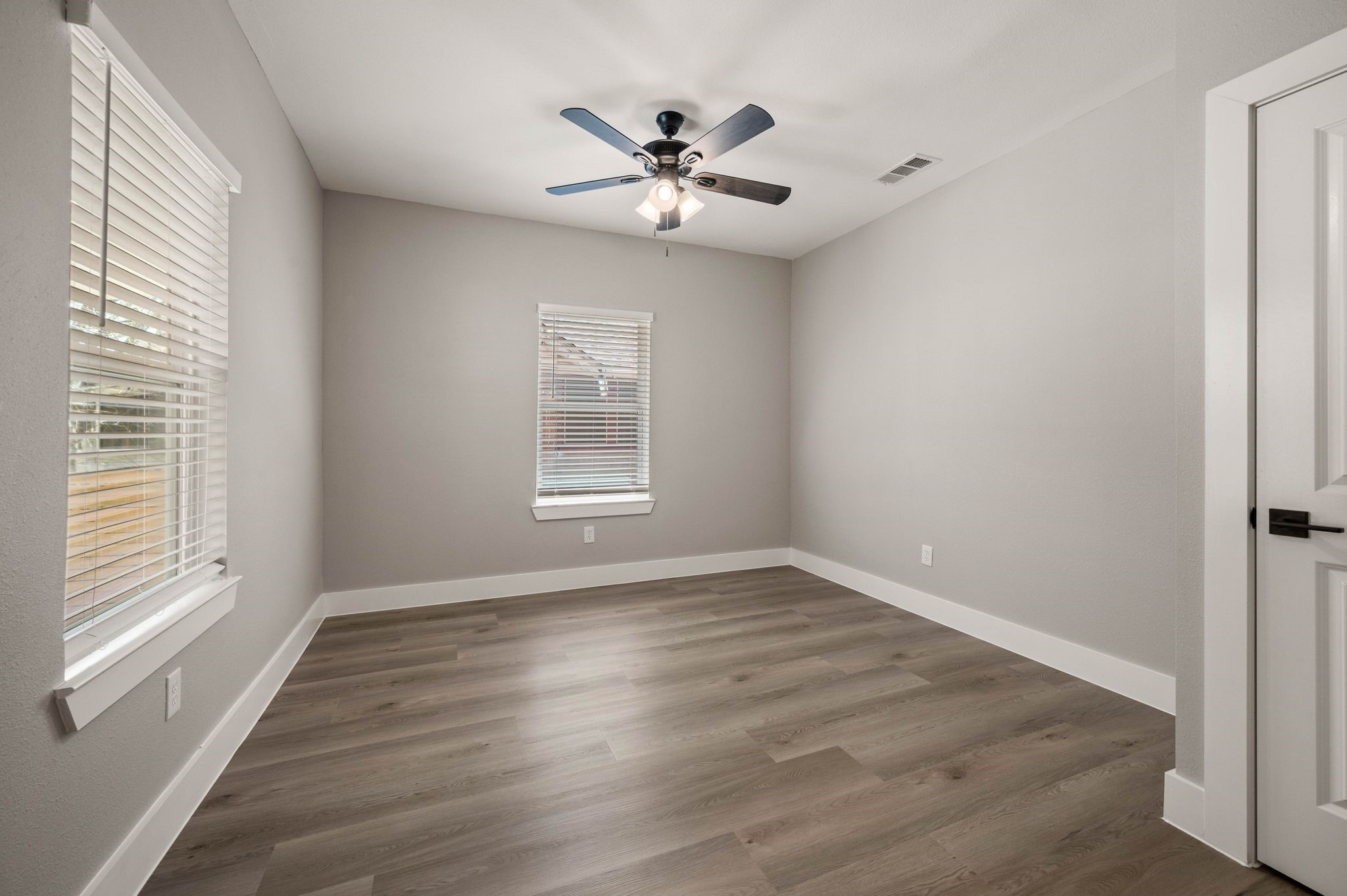 3329 Hemphill Street, Fort Worth, TX, 76110 | 21074597 | Realty Texas LLC