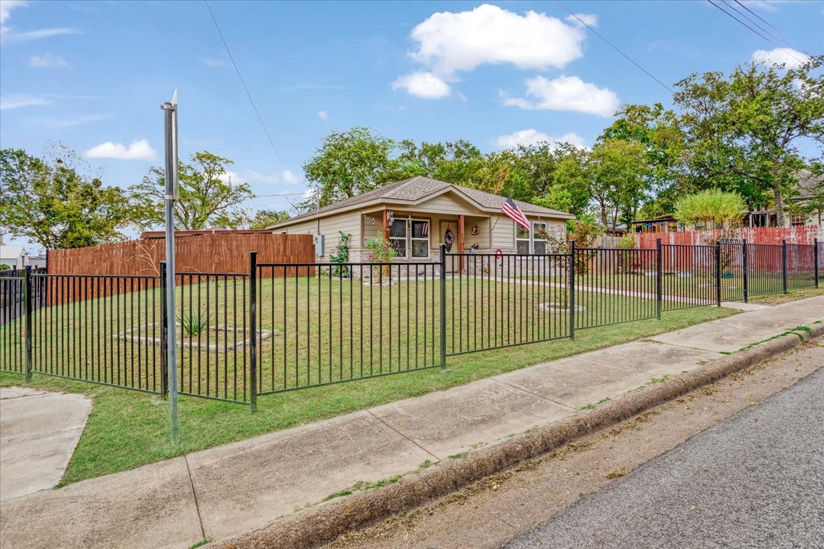 3201 King Street, Greenville, TX, 75401 | 21080525 | Realty Texas LLC