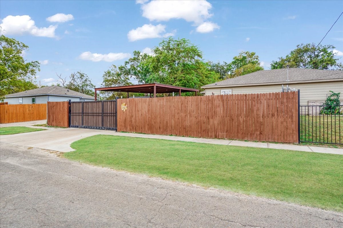 3201 King Street, Greenville, TX, 75401 | 21080525 | Realty Texas LLC