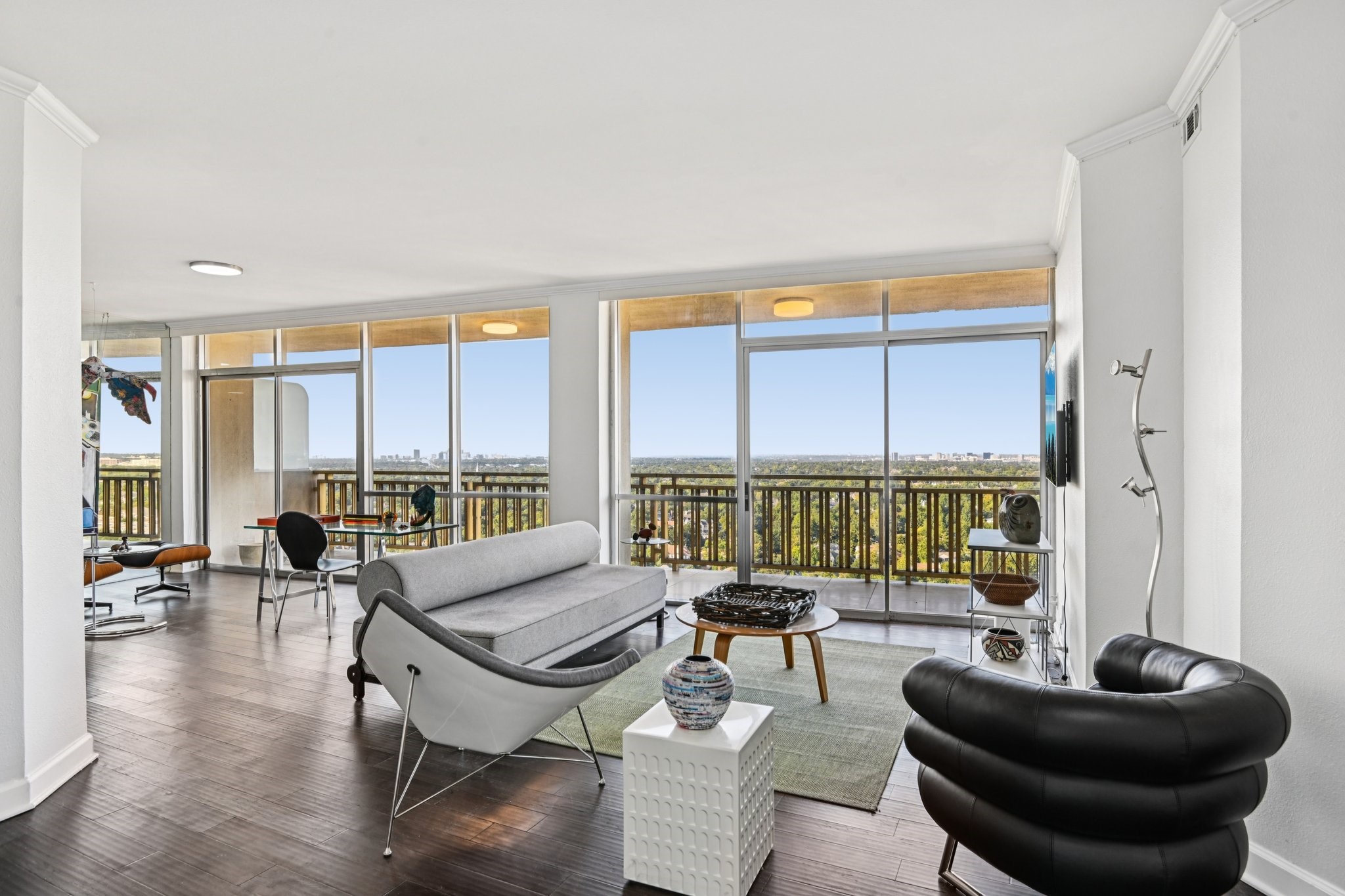 6211 W Northwest Highway 2306, Dallas, TX, 75225 | 21079804 | Realty Texas LLC