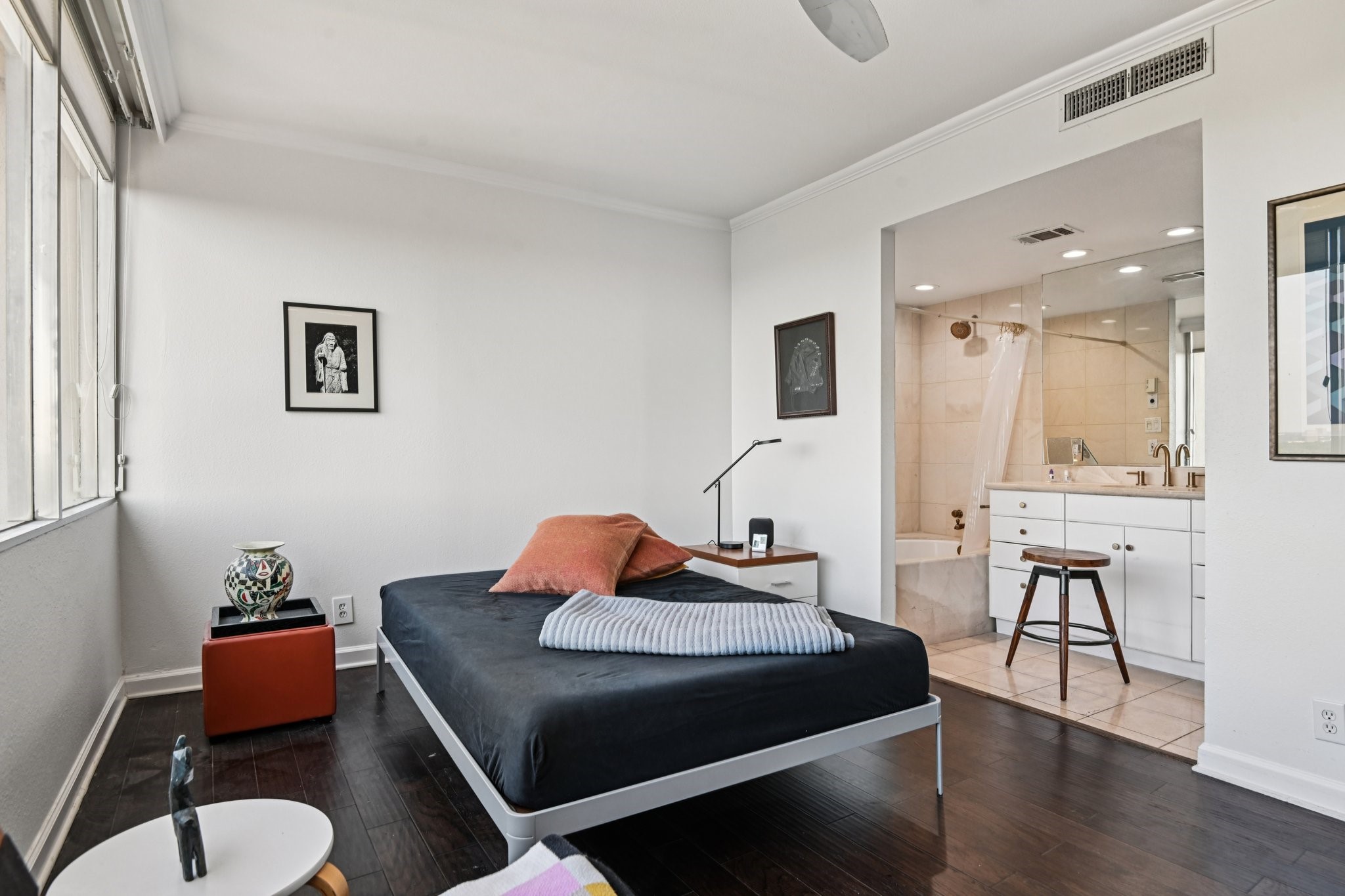 6211 W Northwest Highway 2306, Dallas, TX, 75225 | 21079804 | Realty Texas LLC