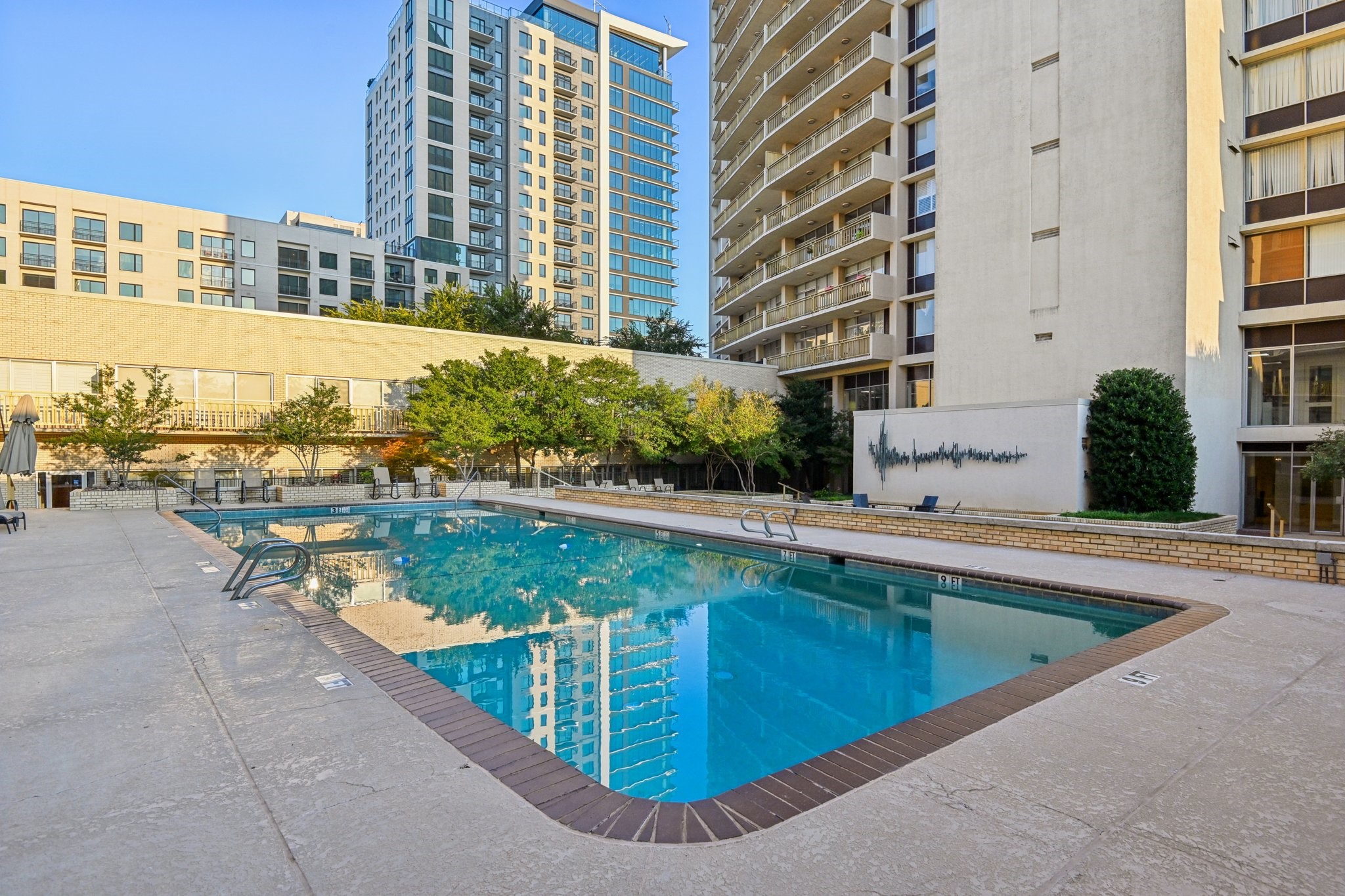 6211 W Northwest Highway 2306, Dallas, TX, 75225 | 21079804 | Realty Texas LLC