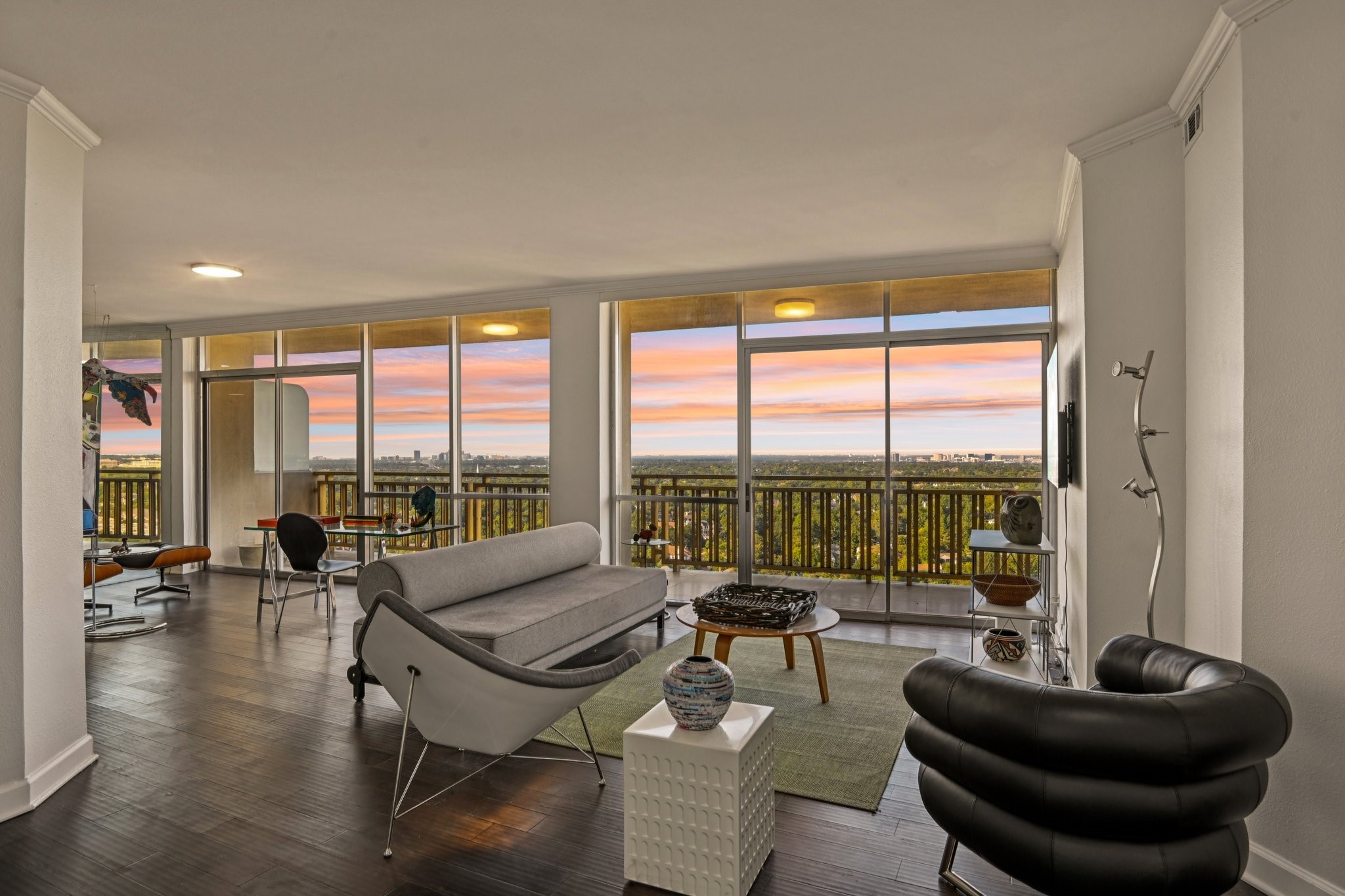 6211 W Northwest Highway 2306, Dallas, TX, 75225 | 21079804 | Realty Texas LLC