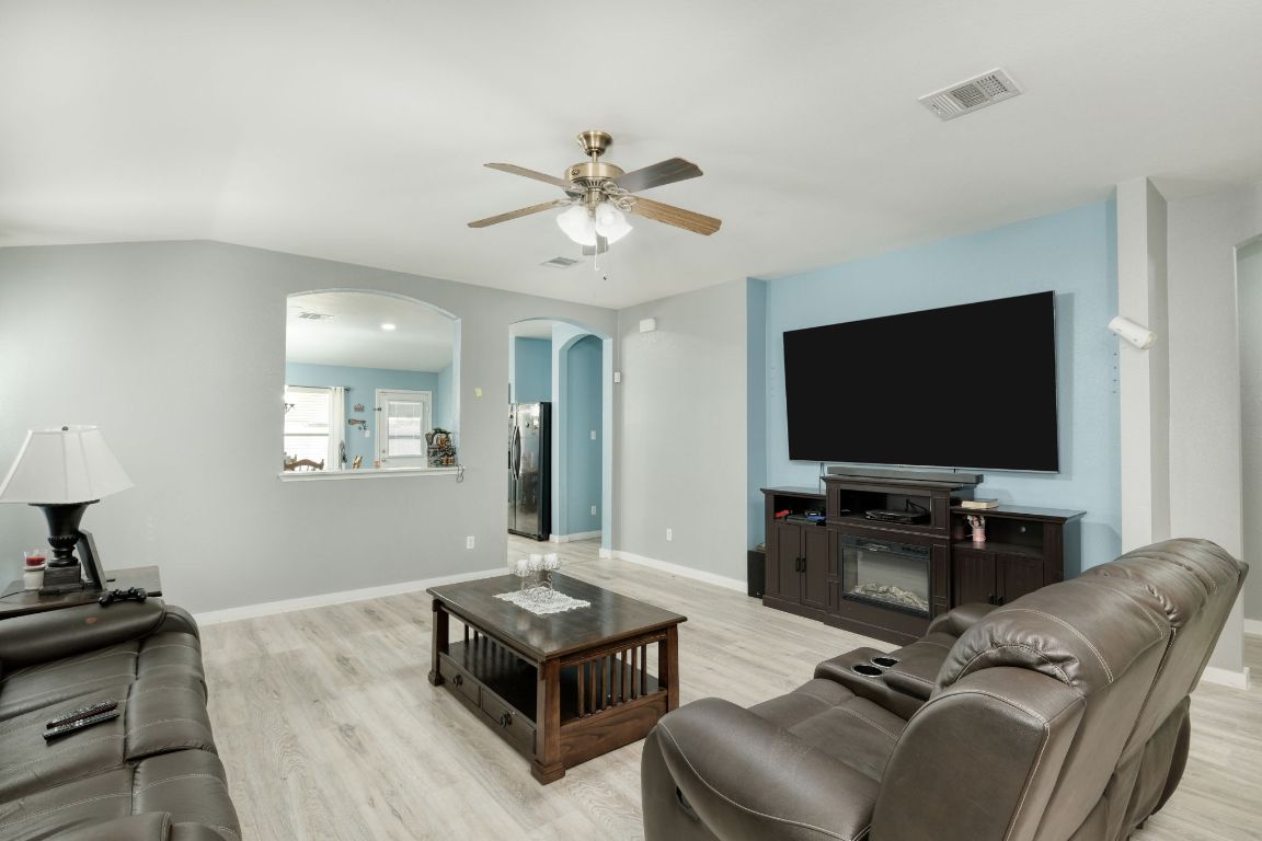 211 Vallecito Drive, Georgetown, TX, 78626 | 3355464 | Realty Texas LLC