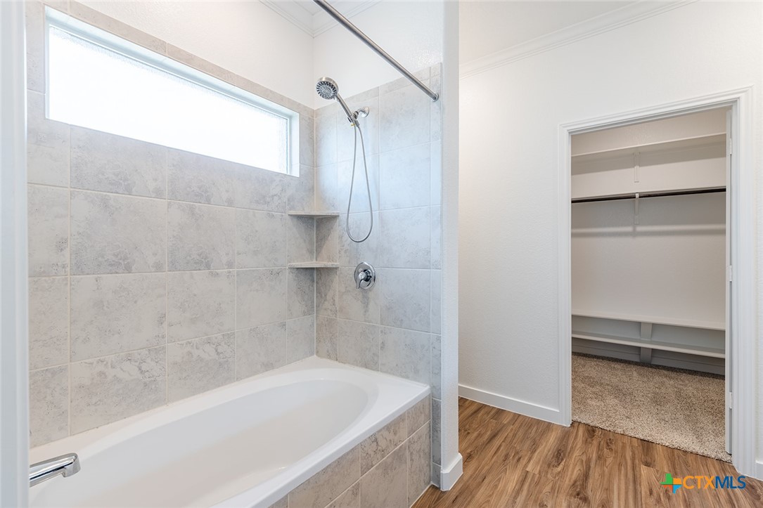 305 Arnage Drive, Hutto, TX, 78634 | 592222 | Realty Texas LLC