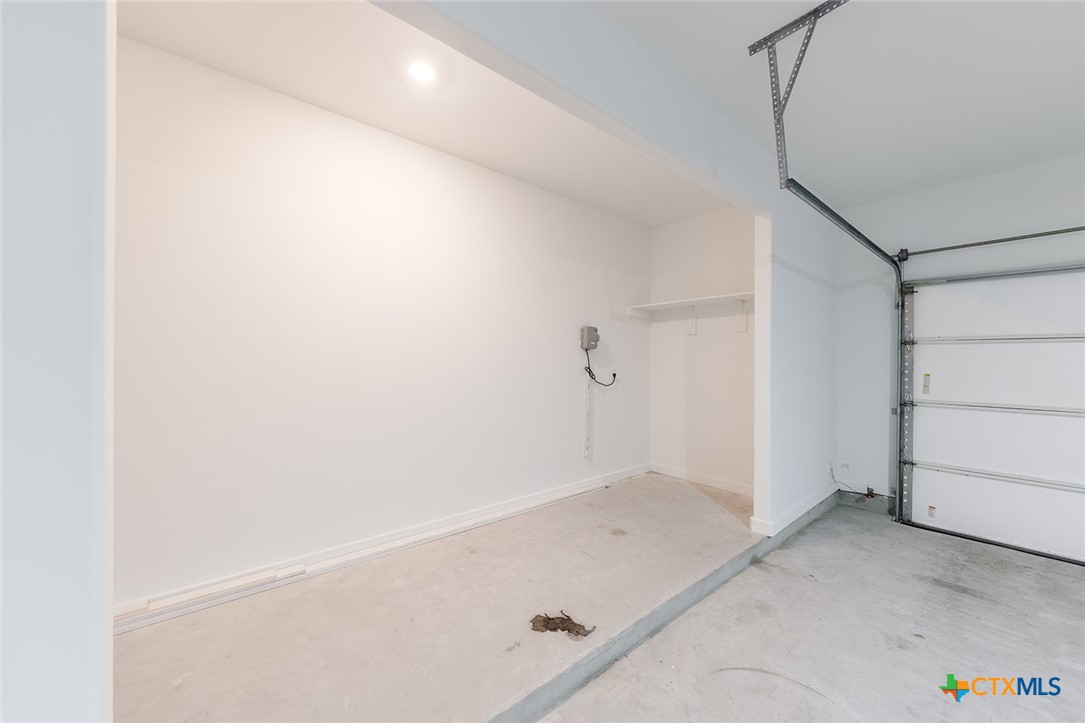 305 Arnage Drive, Hutto, TX, 78634 | 592222 | Realty Texas LLC