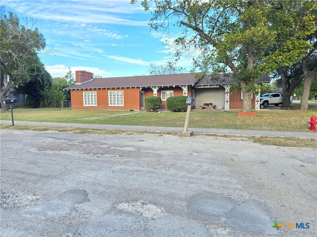 Under Contract: 303 Brewster Avenue Blog Image Banner