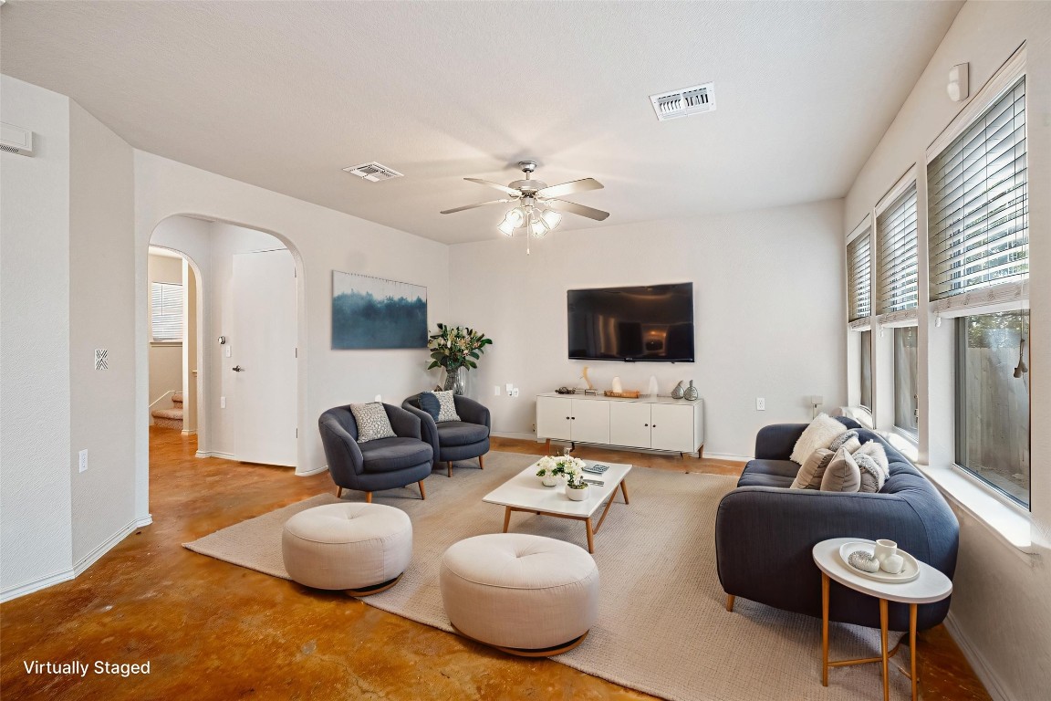 7101 Thannas WAY, Austin, TX, 78744 | 9979076 | Realty Texas LLC