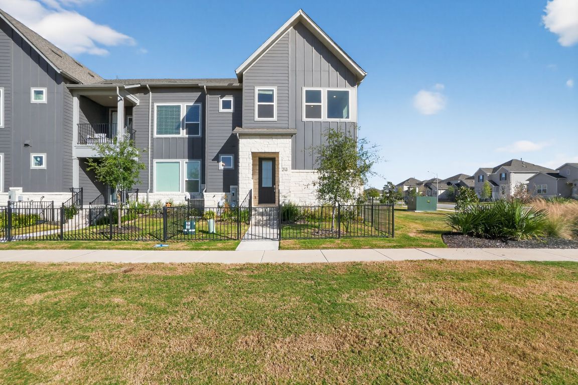213 Flowers Ave, Hutto, TX, 78634 | 6446090 | Realty Texas LLC
