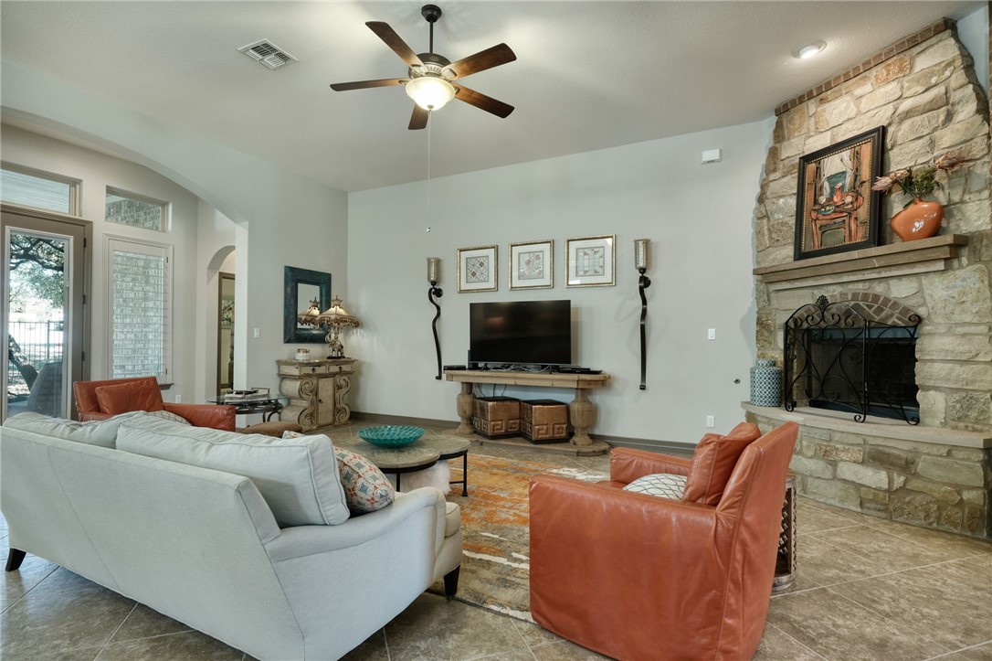 1239 Falling Hills DR, Georgetown, TX, 78628 | 3245100 | Realty Texas LLC