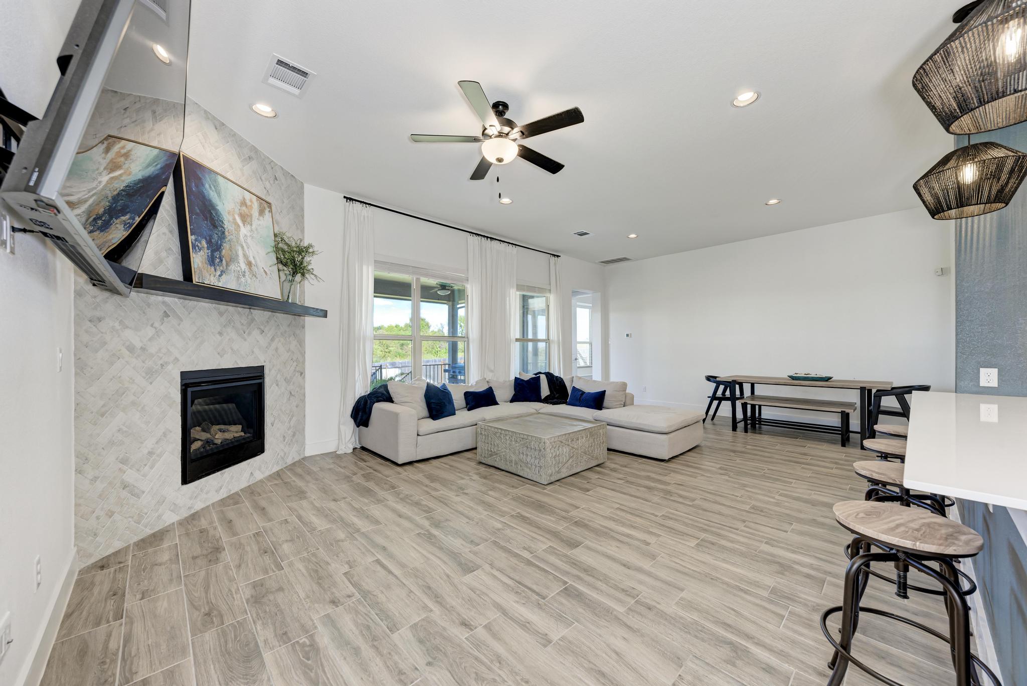 521 Elm Green ST, Hutto, TX, 78634 | 7045596 | Realty Texas LLC