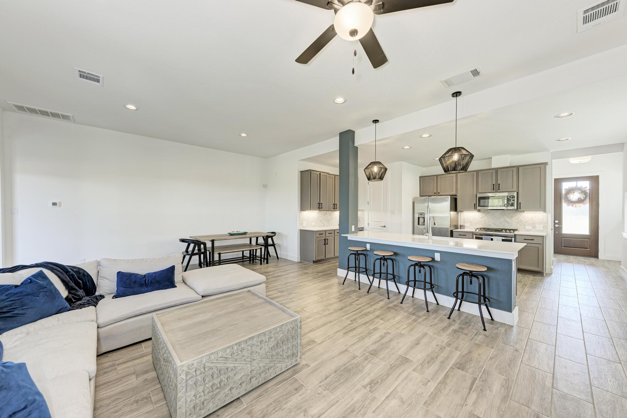 521 Elm Green ST, Hutto, TX, 78634 | 7045596 | Realty Texas LLC