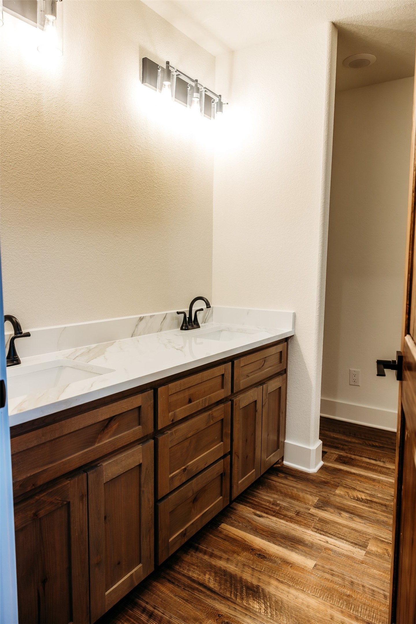 103 Main Street, Windom, TX, 75492 | 21167239 | Realty Texas LLC