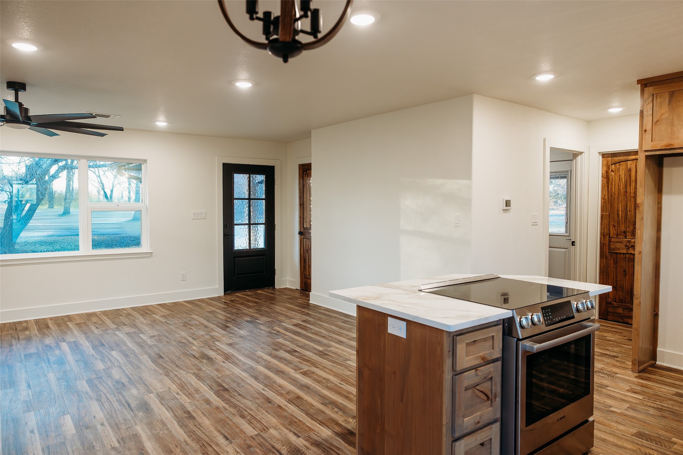 103 Main Street, Windom, TX, 75492 | 21167239 | Realty Texas LLC