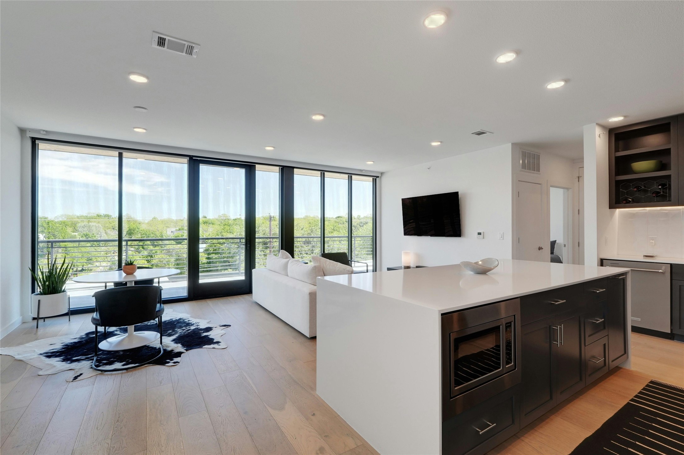 1600 S 1st ST 403, Austin, TX, 78704 | 9991593 | Realty Texas LLC