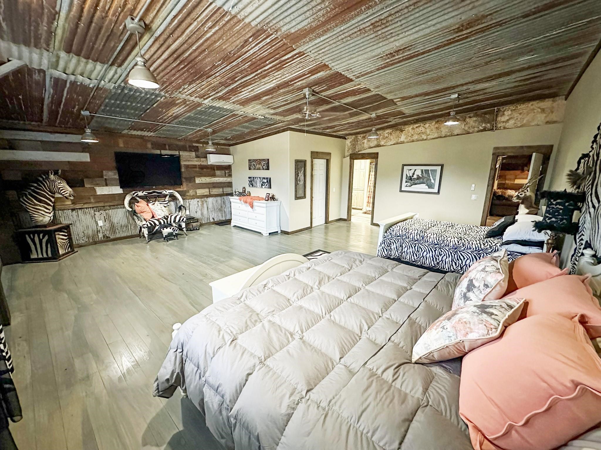 1990 Jim Harry Loop, Sunset, TX, 76270 | 21187635 | Realty Texas LLC