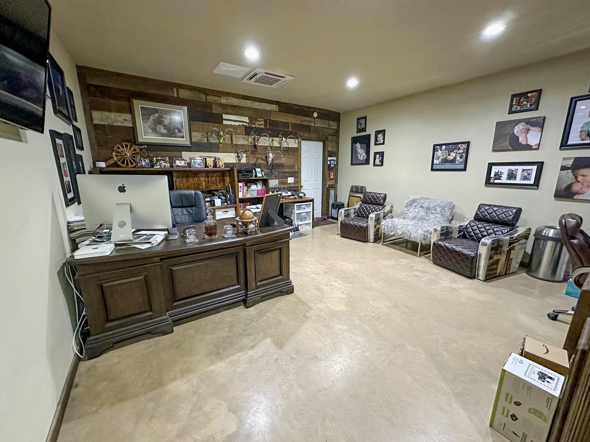 1990 Jim Harry Loop, Sunset, TX, 76270 | 21187635 | Realty Texas LLC