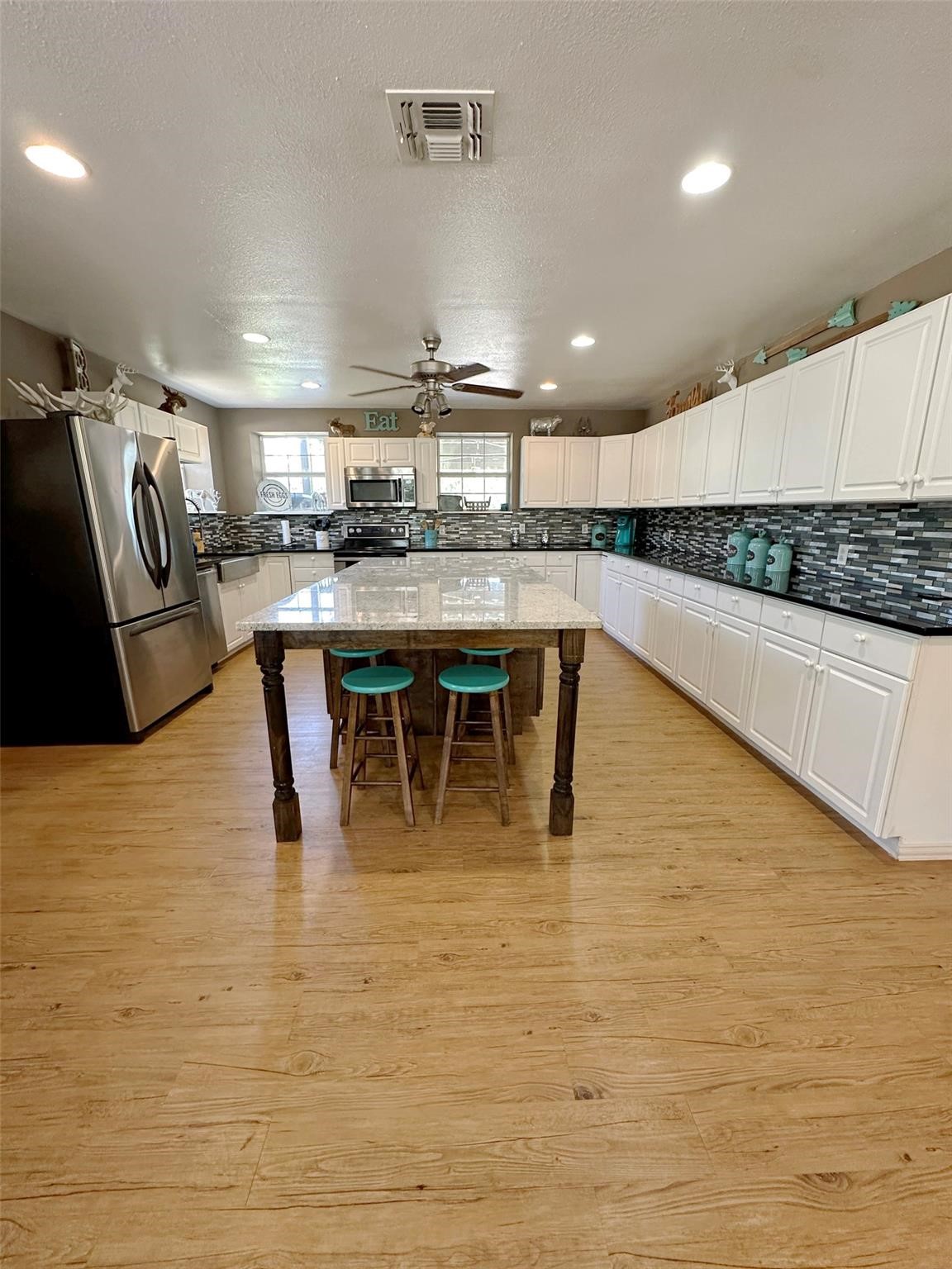 1990 Jim Harry Loop, Sunset, TX, 76270 | 21187635 | Realty Texas LLC
