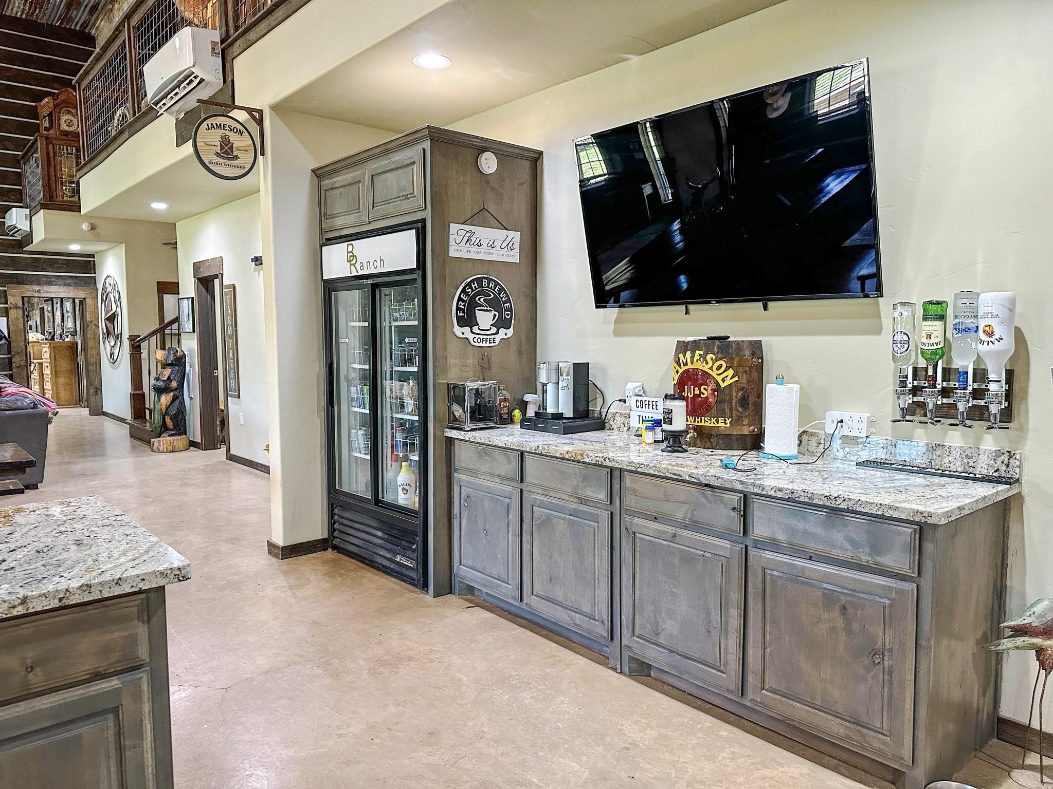 1990 Jim Harry Loop, Sunset, TX, 76270 | 21187635 | Realty Texas LLC