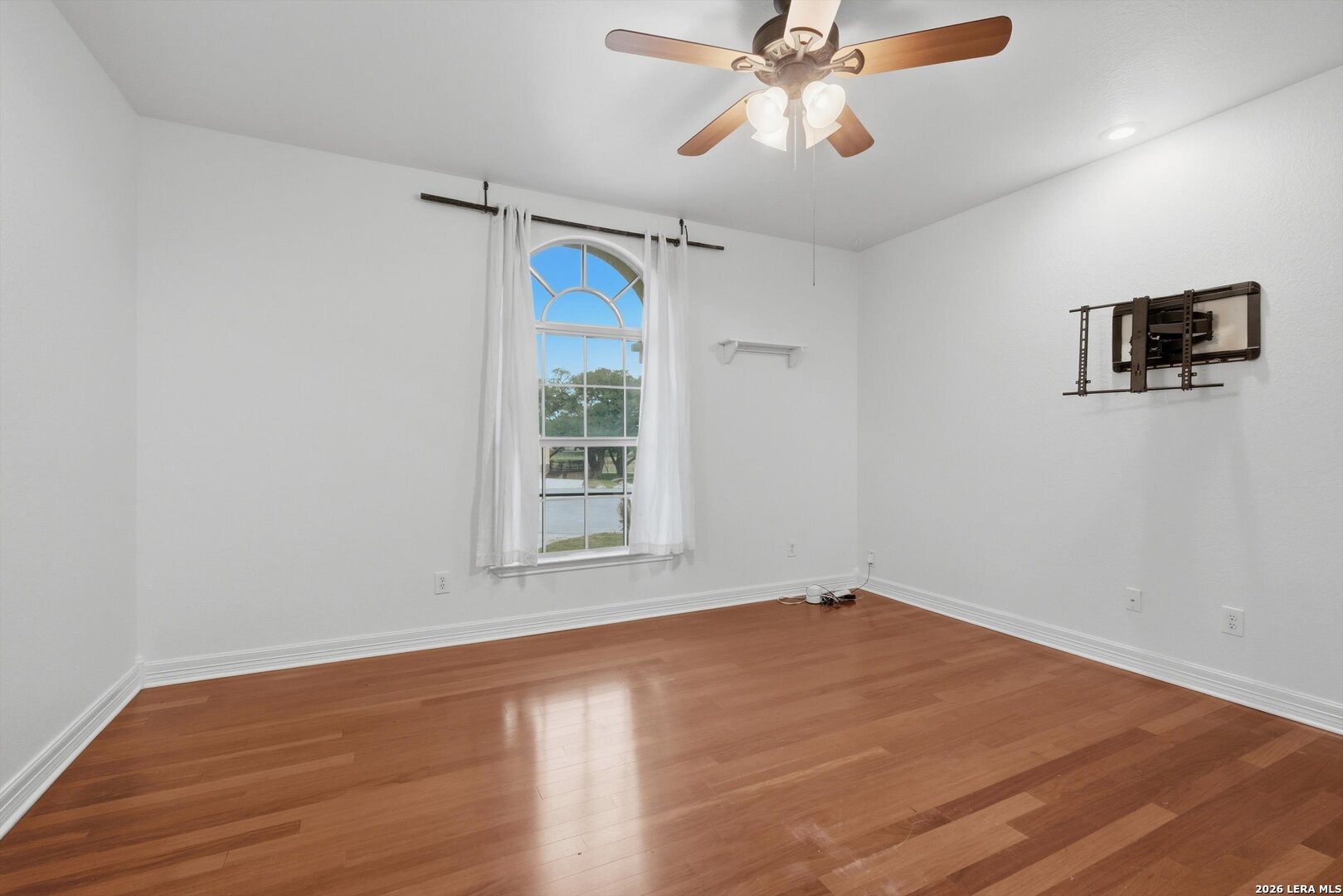 101 lynx, Devine, TX, 78016 | 1955175 | Realty Texas LLC
