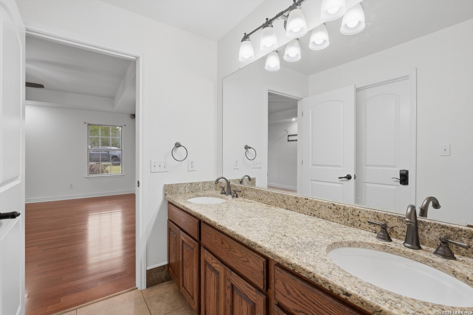 101 lynx, Devine, TX, 78016 | 1955175 | Realty Texas LLC
