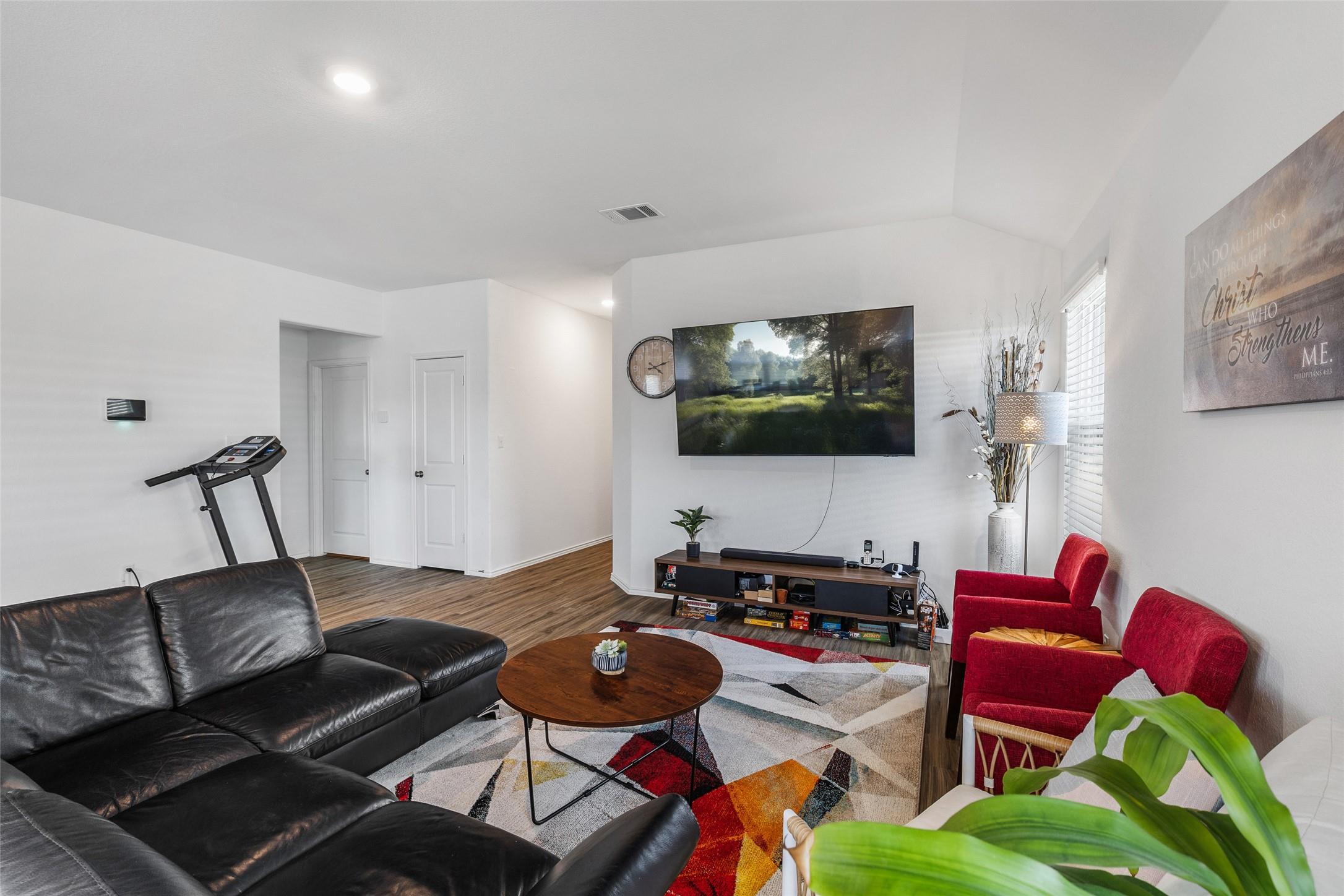 107 Isaac Millsaps TRL, Bastrop, TX, 78602 | 6035877 | Realty Texas LLC