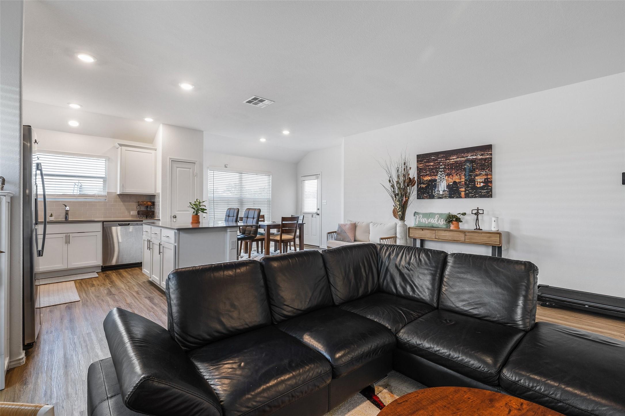 107 Isaac Millsaps TRL, Bastrop, TX, 78602 | 6035877 | Realty Texas LLC