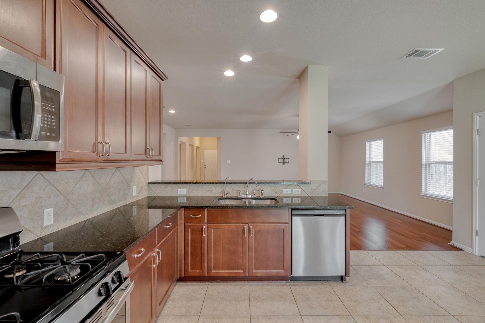 7400 Longford TRL, Austin, TX, 78754 | 9132480 | Realty Texas LLC