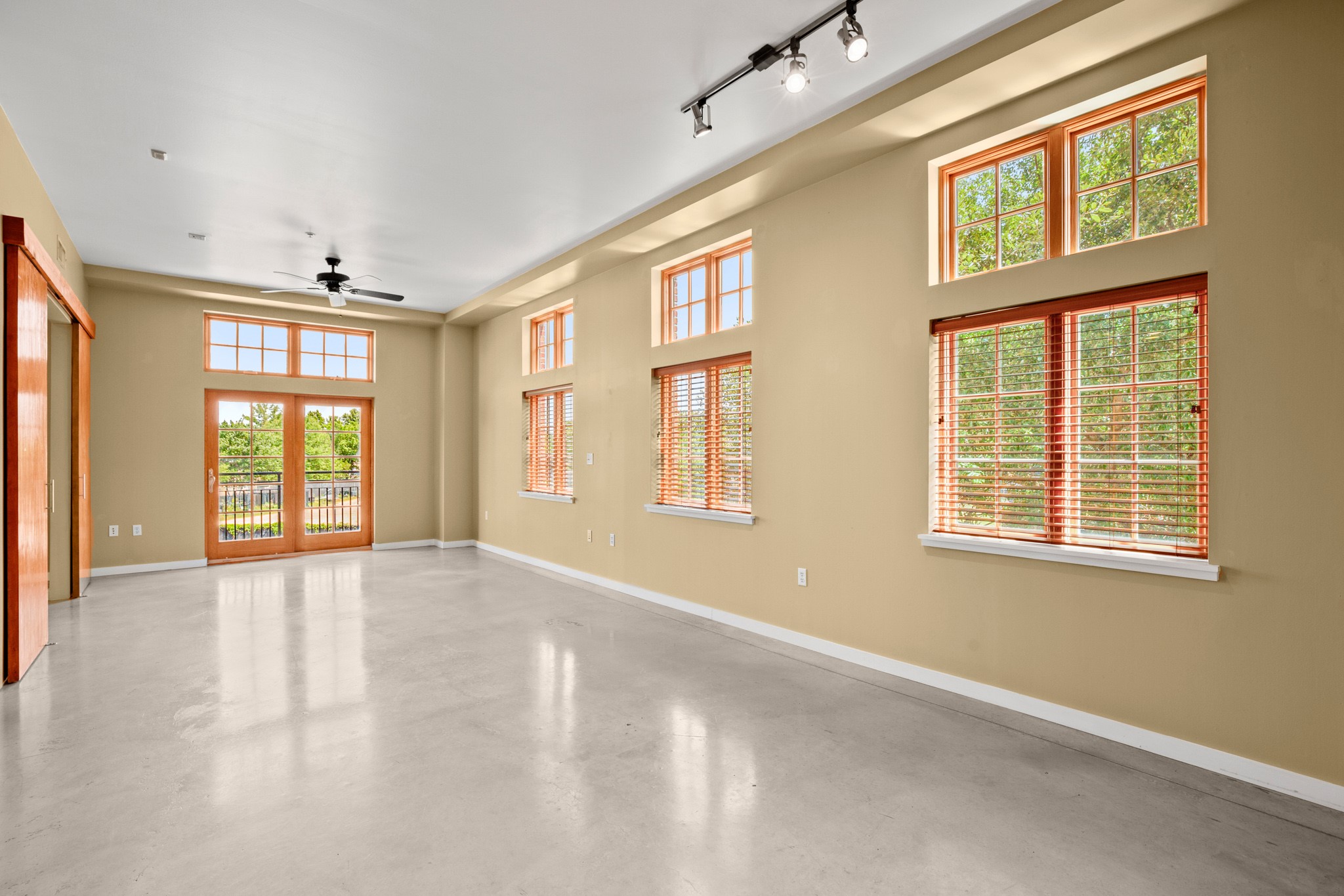2235 E 6th ST 204, Austin, TX, 78702 | 2130819 | Realty Texas LLC