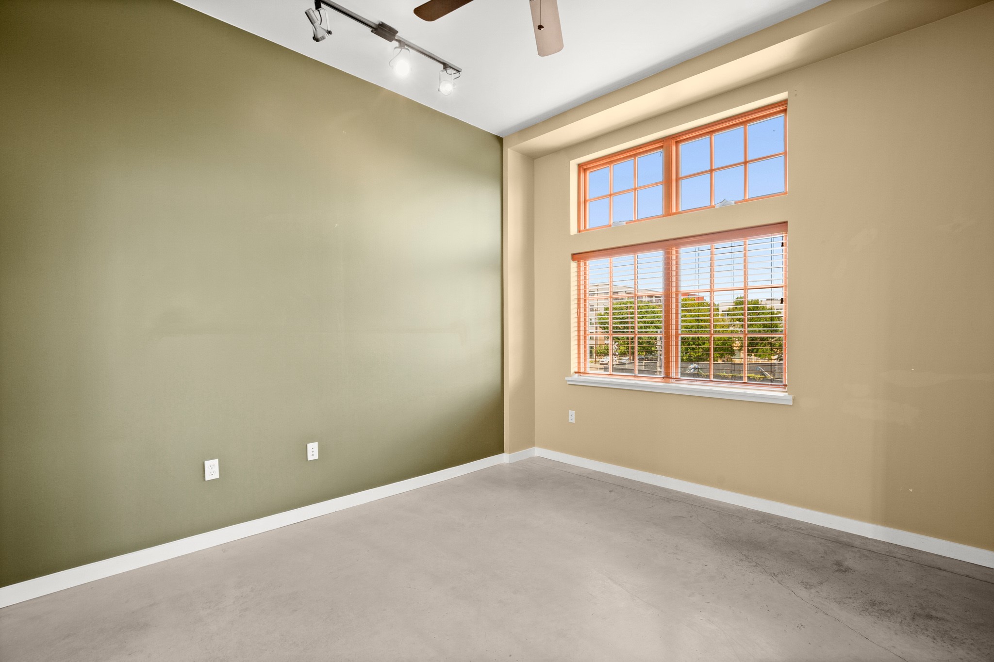 2235 E 6th ST 204, Austin, TX, 78702 | 2130819 | Realty Texas LLC