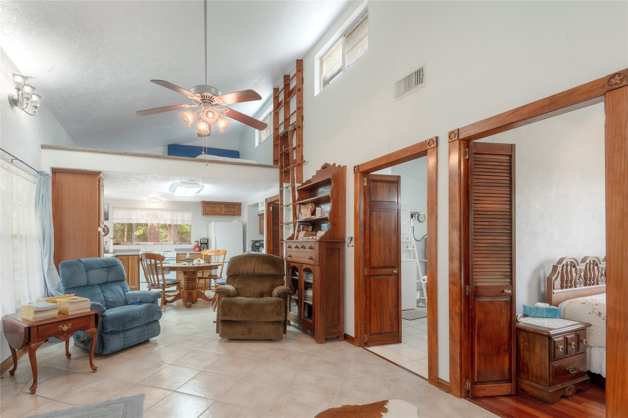 318 Timberline Drive, Trinity, TX, 75862 | 53190867 | Realty Texas LLC