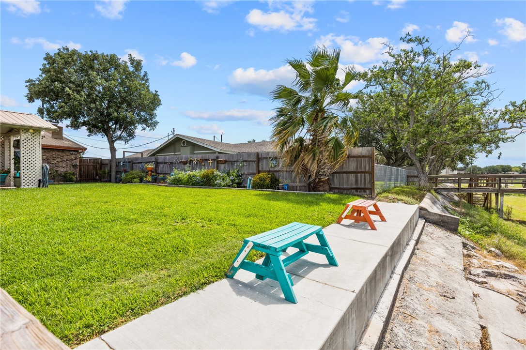116 Sunset Dr, Mathis, TX, 78368 | 474708 | Realty Texas LLC