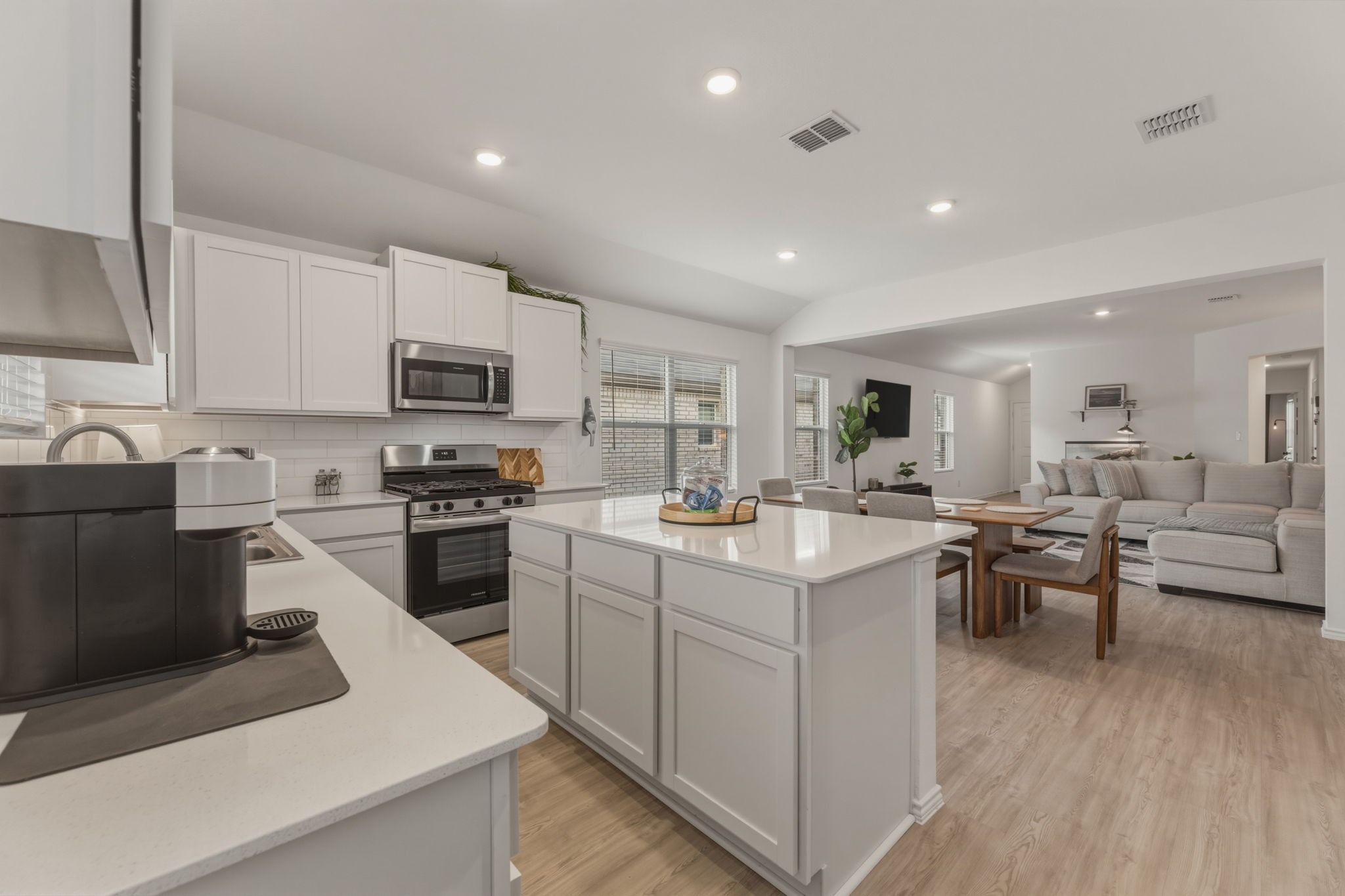 185 Sormonne LOOP, Kyle, TX, 78640 | 2485764 | Realty Texas LLC