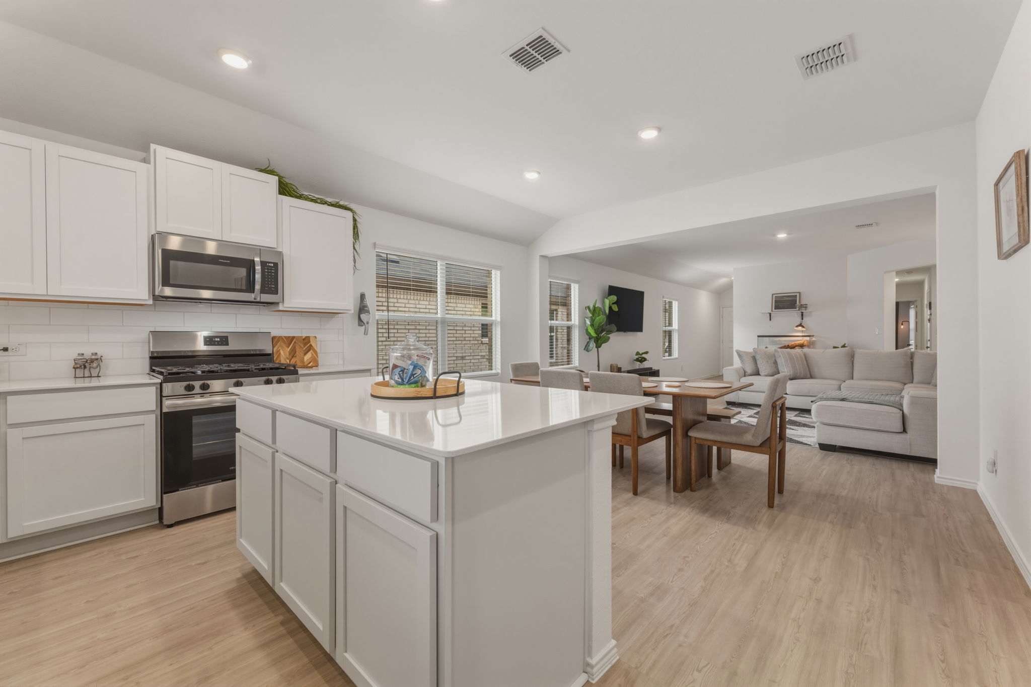185 Sormonne LOOP, Kyle, TX, 78640 | 2485764 | Realty Texas LLC
