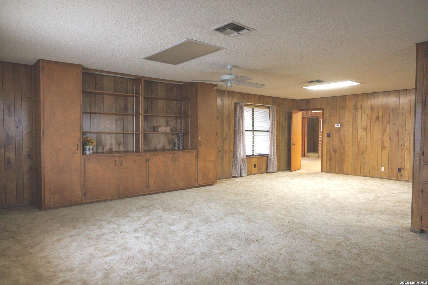 105 S Sayers, Devine, TX, 78016 | 1955769 | Realty Texas LLC