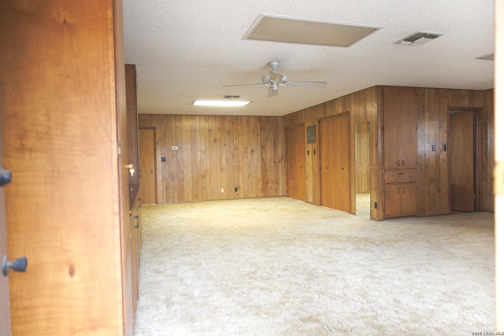105 S Sayers, Devine, TX, 78016 | 1955769 | Realty Texas LLC