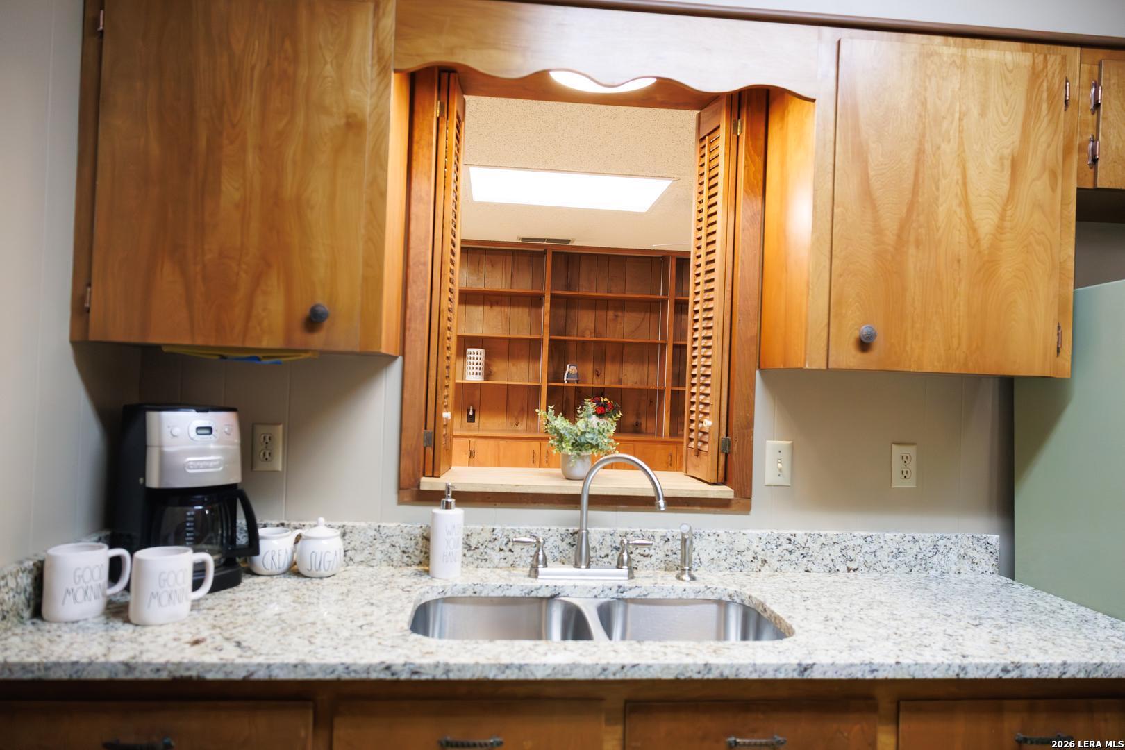 105 S Sayers, Devine, TX, 78016 | 1955769 | Realty Texas LLC