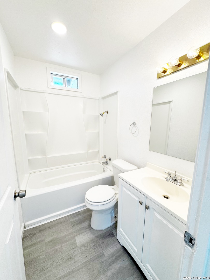 501 CORLEY DR, Devine, TX, 78016 | 1957343 | Realty Texas LLC