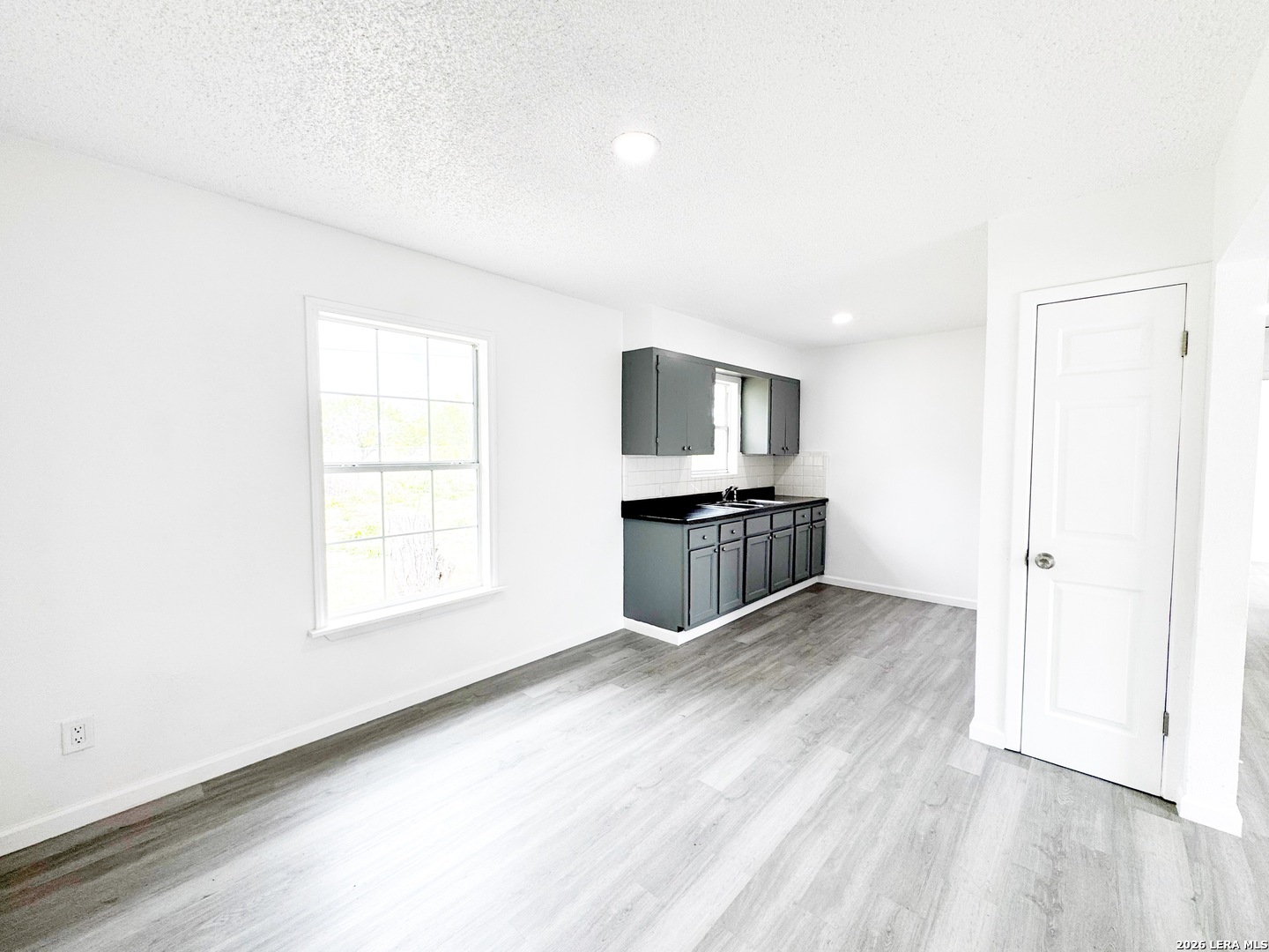 501 CORLEY DR, Devine, TX, 78016 | 1957343 | Realty Texas LLC