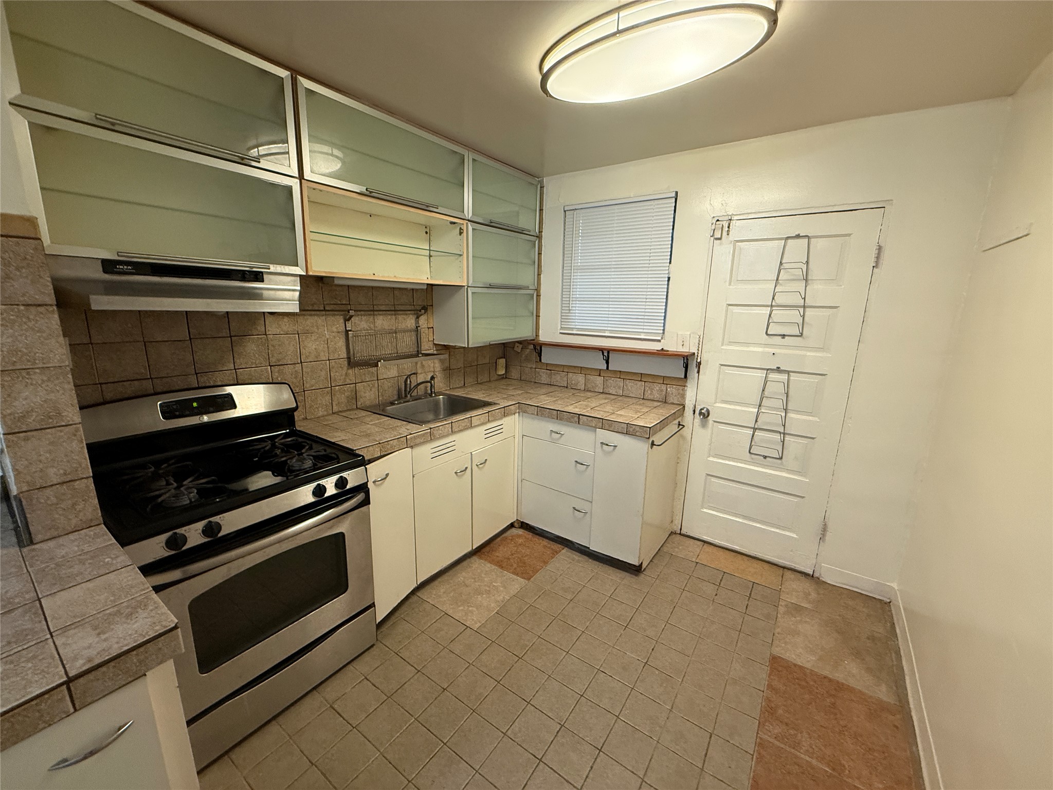 2921 E 12th ST E, Austin, TX, 78702 | 5007621 | Realty Texas LLC