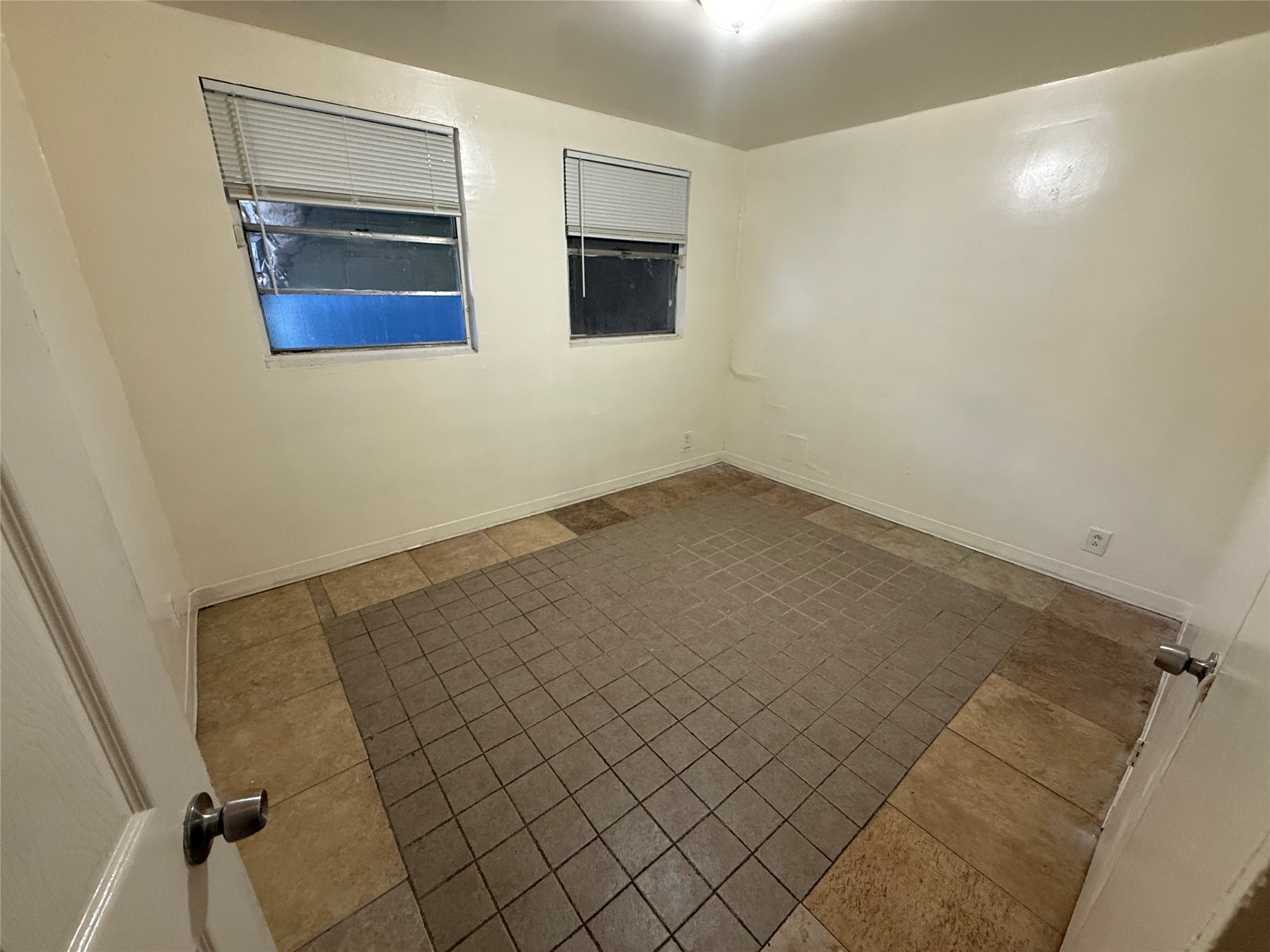 2921 E 12th ST E, Austin, TX, 78702 | 5007621 | Realty Texas LLC