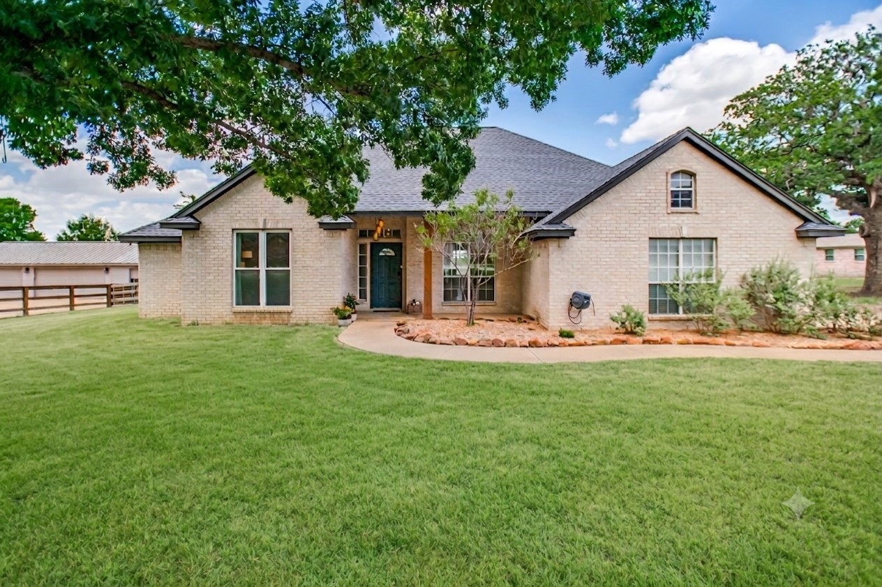 Active: 5643 W Caylor Road, Fort Worth, TX, 76244 for $599,900.| Realty ...