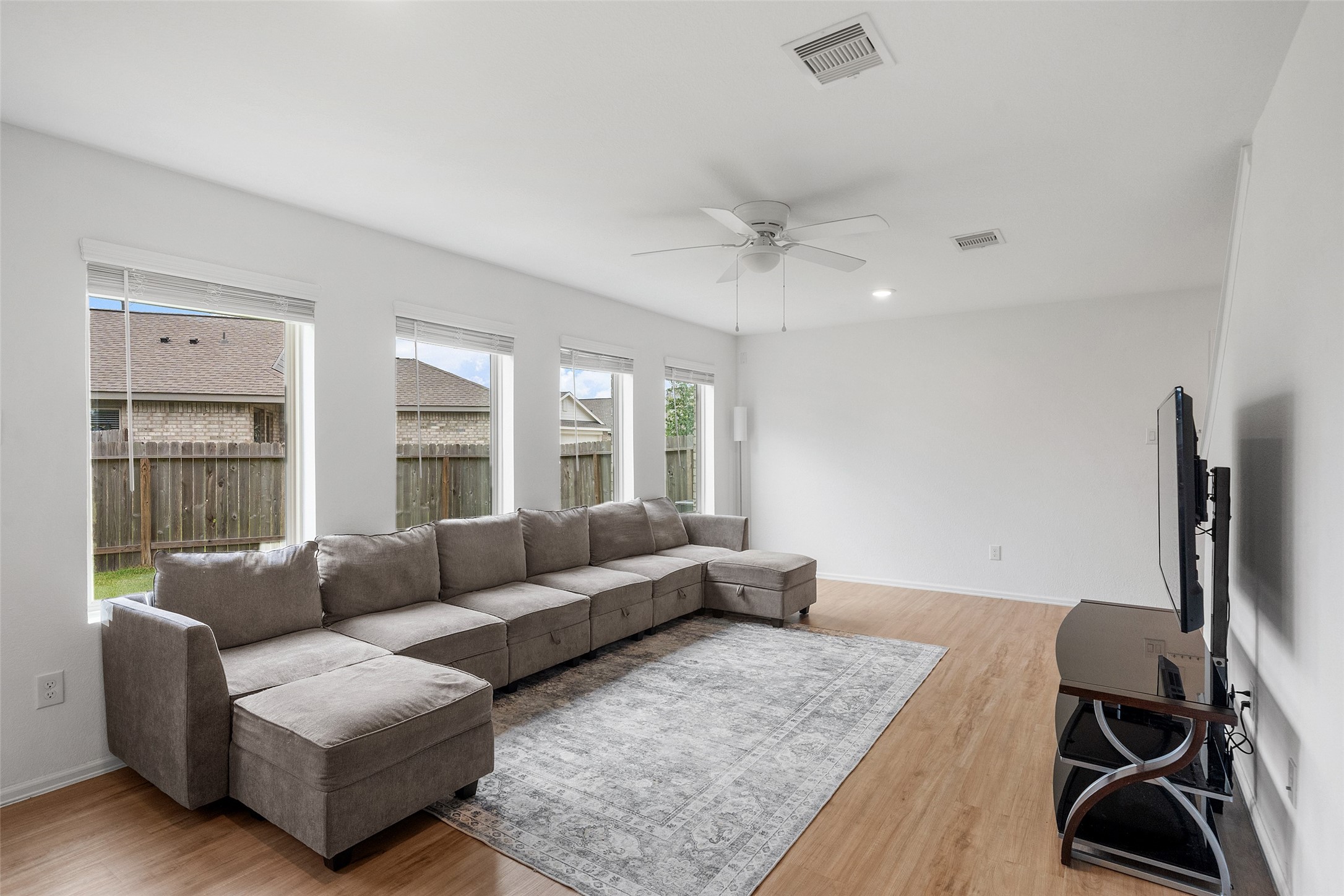 234 Bennett Loop, Angleton, TX, 77515 | 68368697 | Realty Texas LLC