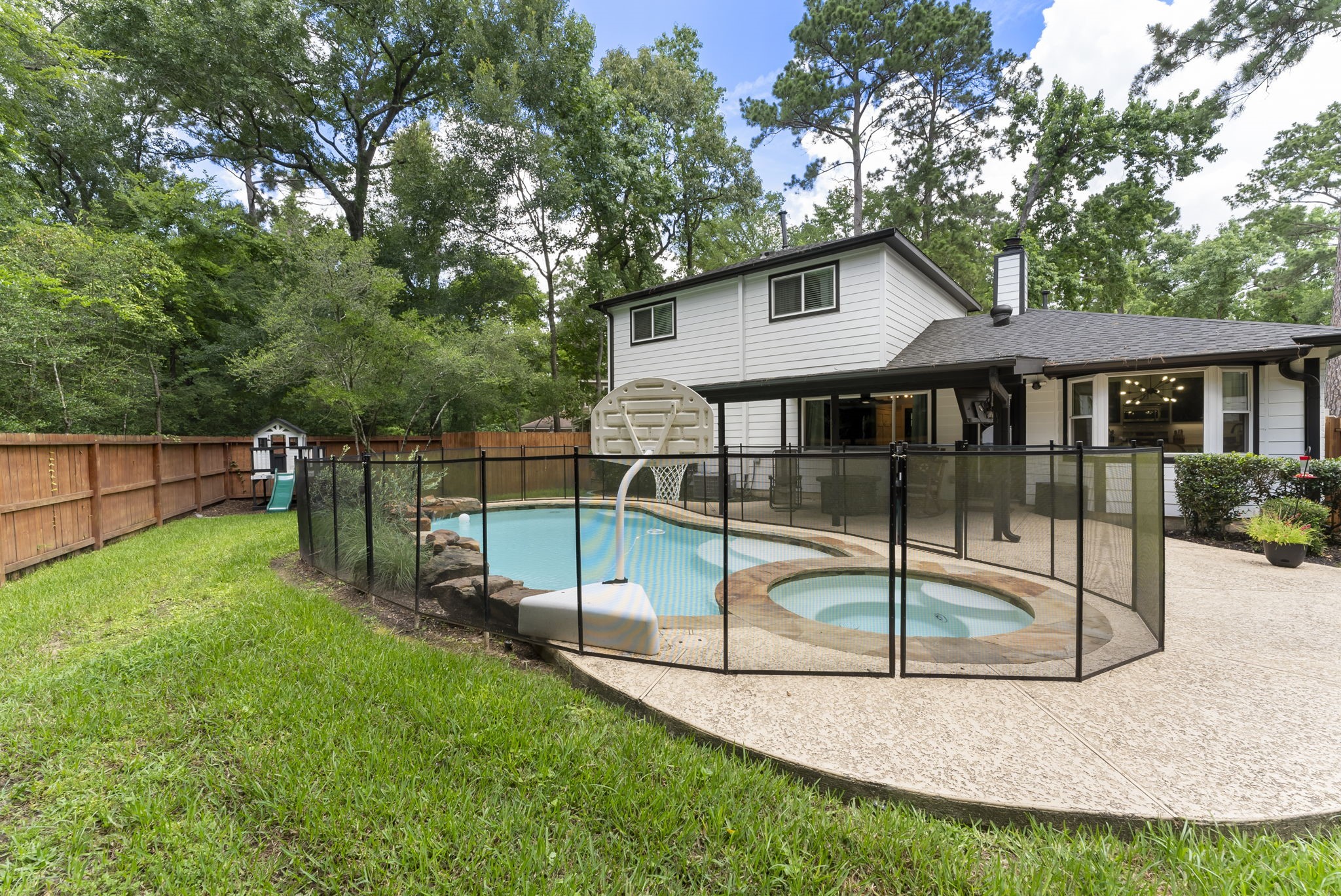 10 E White Willow Circle, Spring, TX, 77381 | 12993160 | Realty Texas LLC
