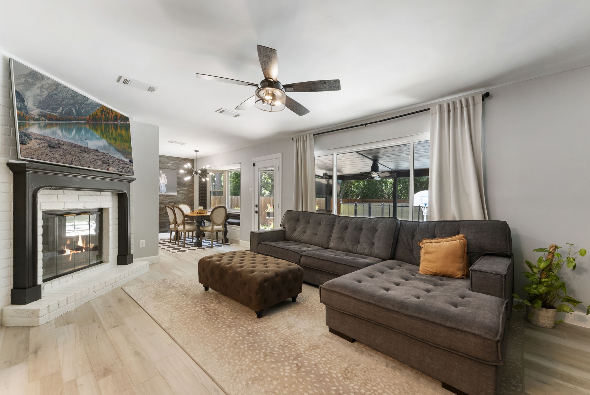10 E White Willow Circle, Spring, TX, 77381 | 12993160 | Realty Texas LLC