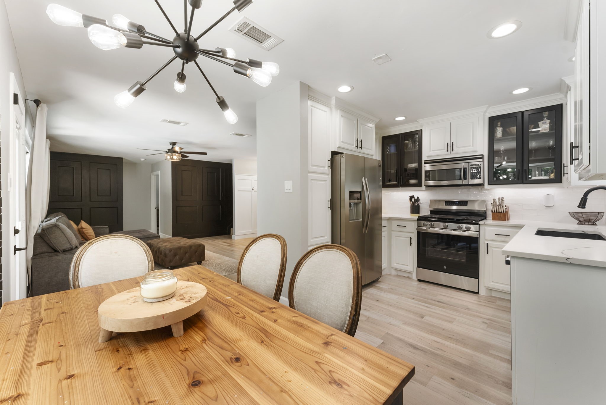 10 E White Willow Circle, Spring, TX, 77381 | 12993160 | Realty Texas LLC