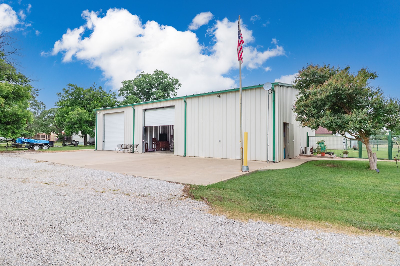 307 E Loop Drive, Brady, TX, 76825 | 21292943 | Realty Texas LLC