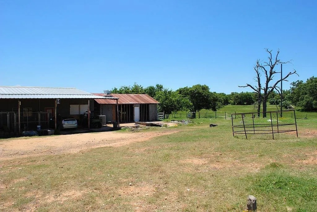 21741 E Interstate 10, Luling, TX, 78648 | 6094616 | Realty Texas LLC